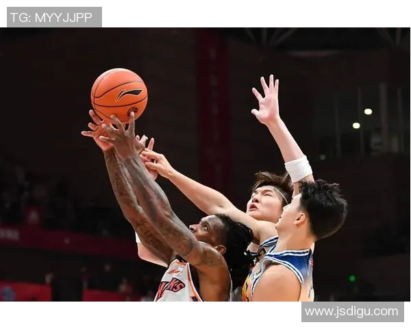 上海篮球队逆袭之路的奋斗与荣耀全景纪实 上海篮球队逆袭之路的奋斗与荣耀全景纪实