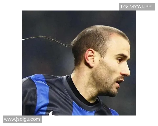 足球明星发型男孩的时尚潮流与个性展示图片合集 足球明星发型男孩的时尚潮流与个性展示图片合集