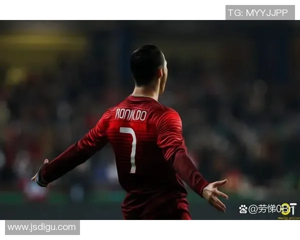 足球明星璀璨星空汇聚传奇瞬间展现绿茵场上的荣耀与激情 足球明星璀璨星空汇聚传奇瞬间展现绿茵场上的荣耀与激情